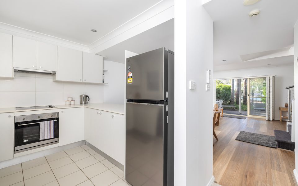 Oaks Pacific Blue Port Stephens. Apartment overlooking the Pool