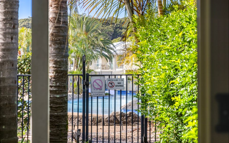 Oaks Pacific Blue Port Stephens. Apartment overlooking the Pool