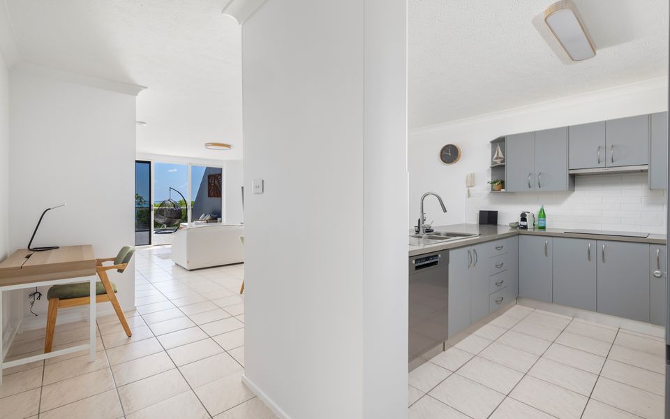 Nelson Towers- Overlooking The Bay