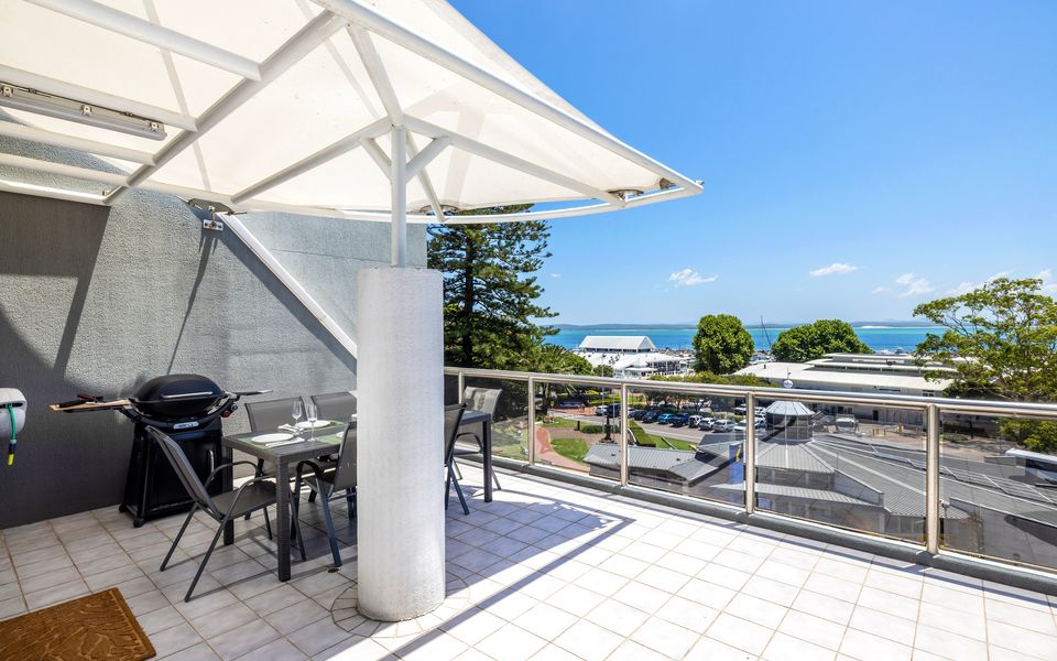 Nelson Towers- Overlooking The Bay