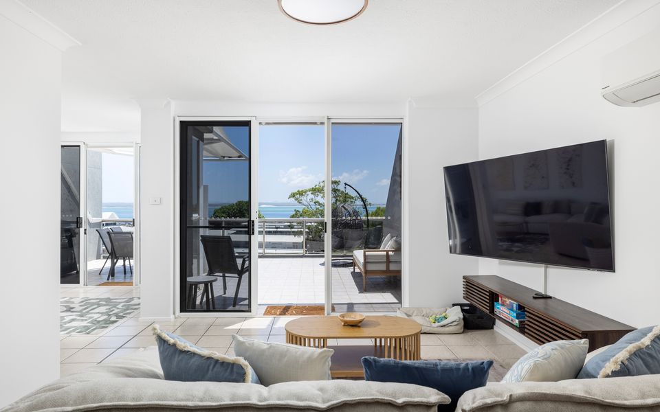 Nelson Towers- Overlooking The Bay