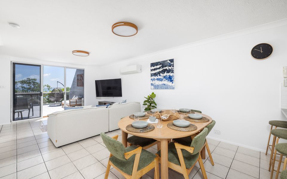 Nelson Towers- Overlooking The Bay