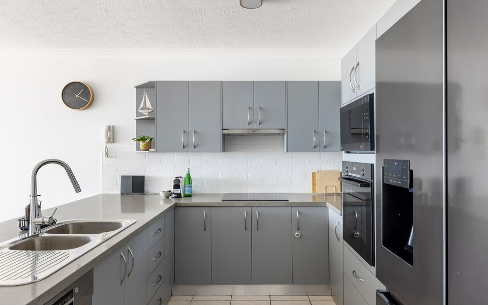 Nelson Towers- Overlooking The Bay