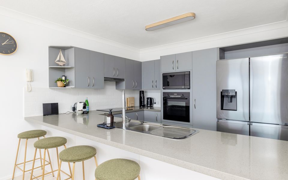 Nelson Towers- Overlooking The Bay