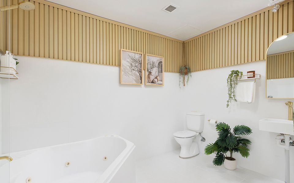 The Landmark- Top Level