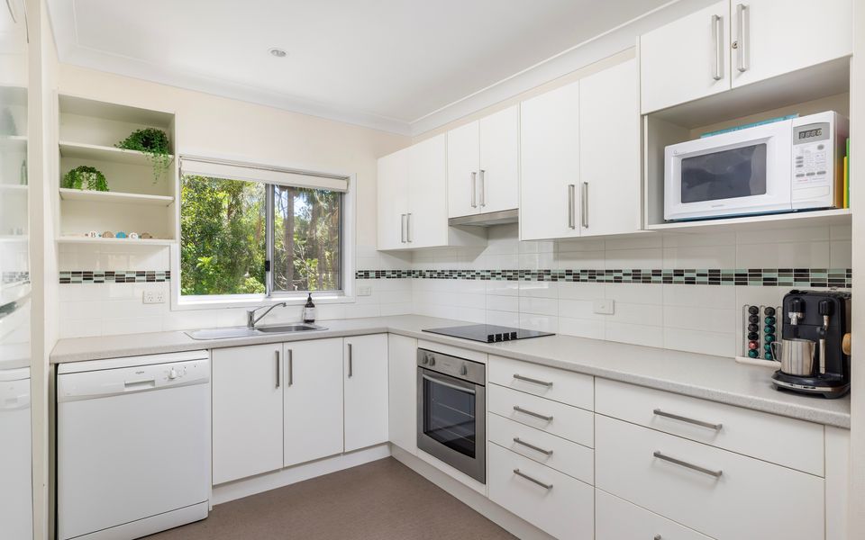 Akuna and Karingal Cottages Fingal Bay