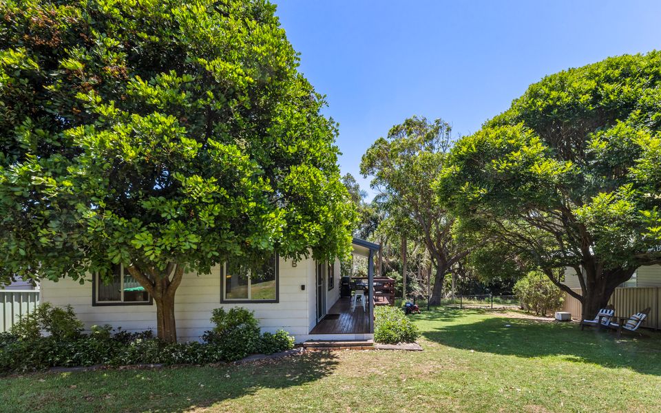 Akuna and Karingal Cottages Fingal Bay