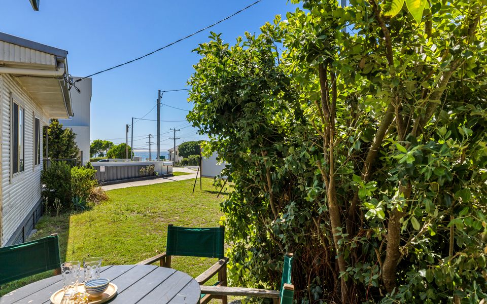 Akuna and Karingal Cottages Fingal Bay