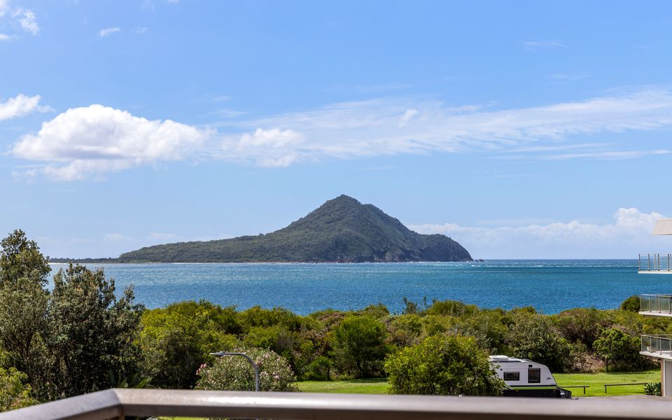 ‘Shoaley Shores on Intrepid’ Overlooking Shoal Bay Beach