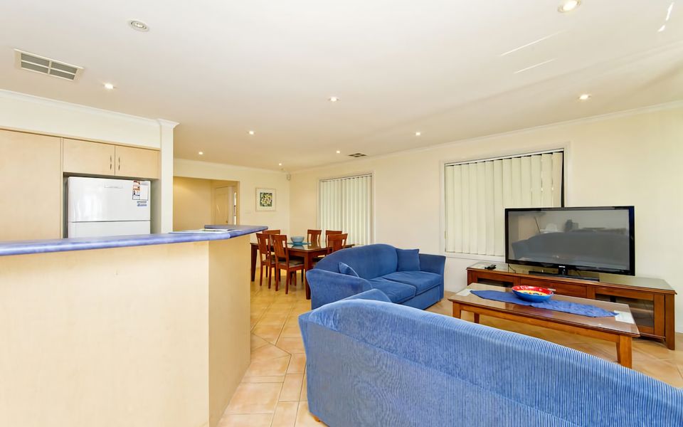 Close to Little Beach and Shoal Bay Beach