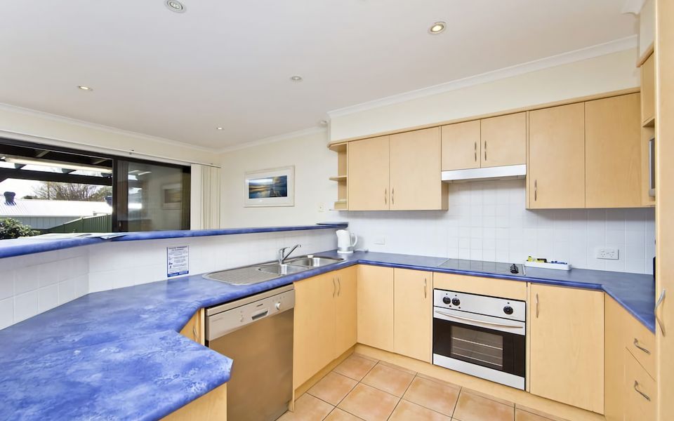 Close to Little Beach and Shoal Bay Beach