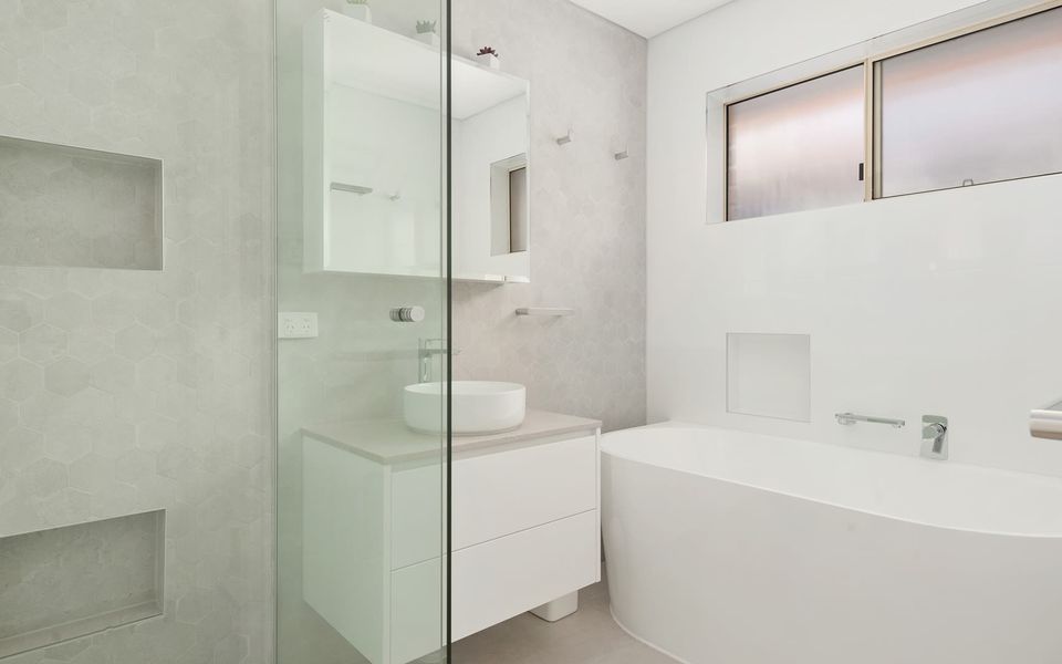 Walking Distance to Little Beach and Shoal Bay