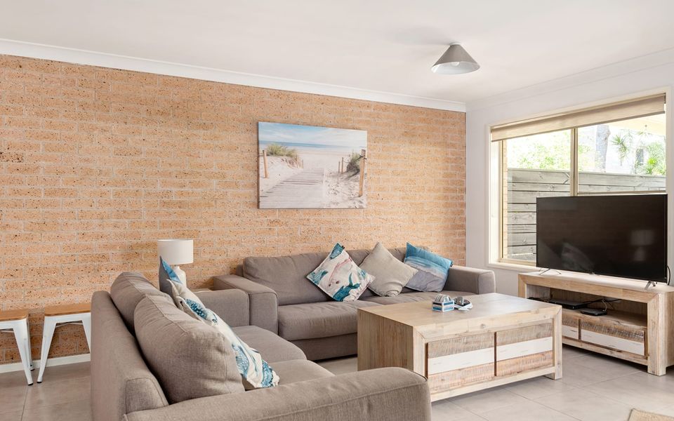 Walking Distance to Little Beach and Shoal Bay