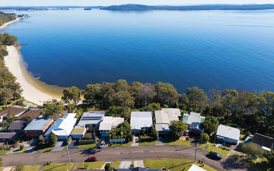 Luxury on Dutchmans  Beach