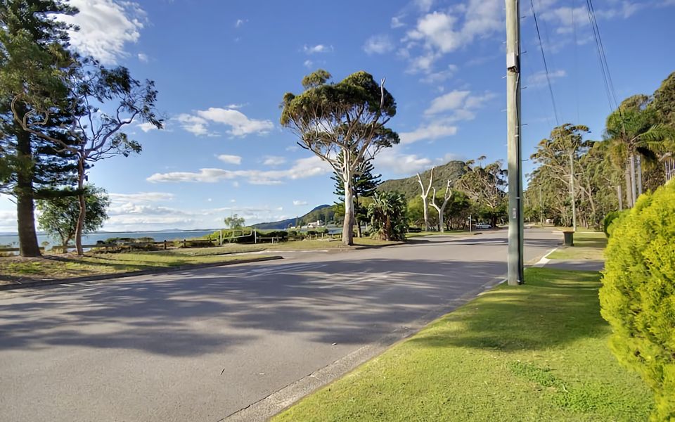 Beachside Shoal Bay Unit 4