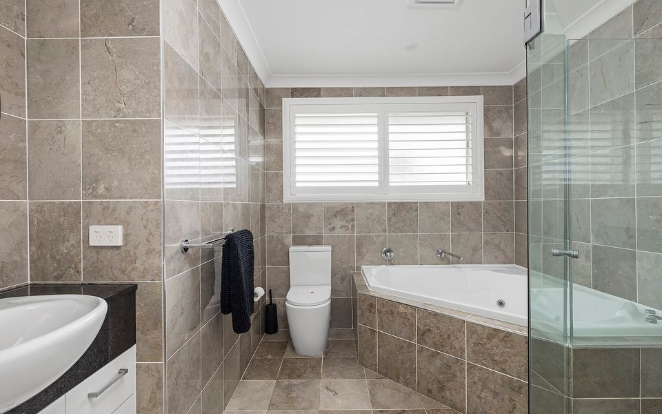 Absolute Waterfront Anna Bay