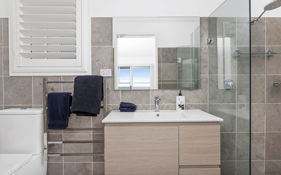 Absolute Waterfront Anna Bay