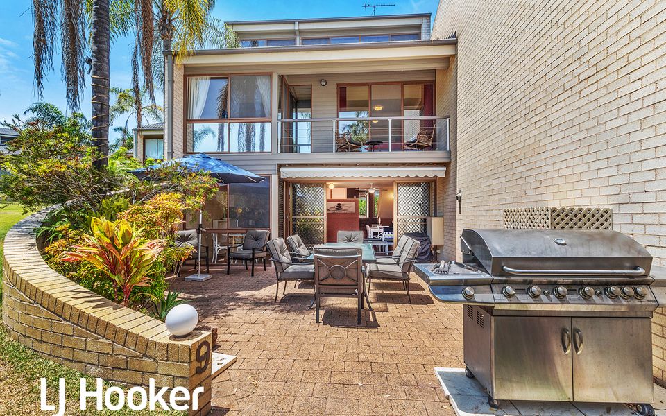 Amazing waterfront location