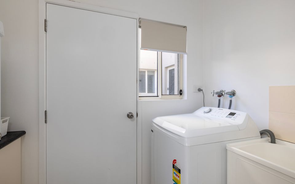 Hear the waves watch the whales Anna Bay