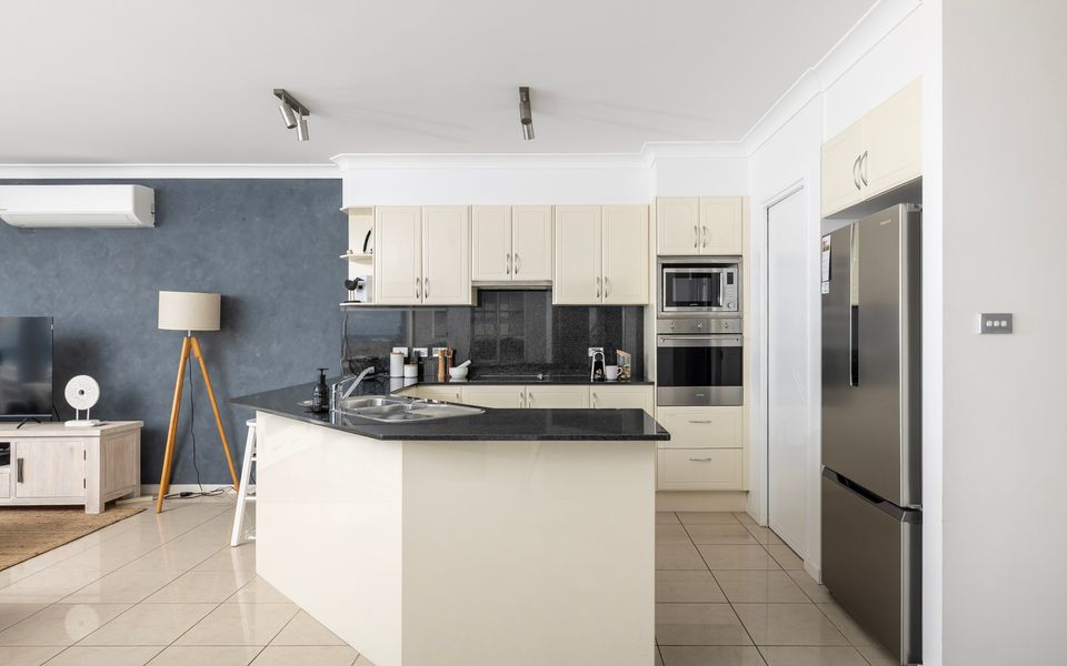 Hear the waves watch the whales Anna Bay