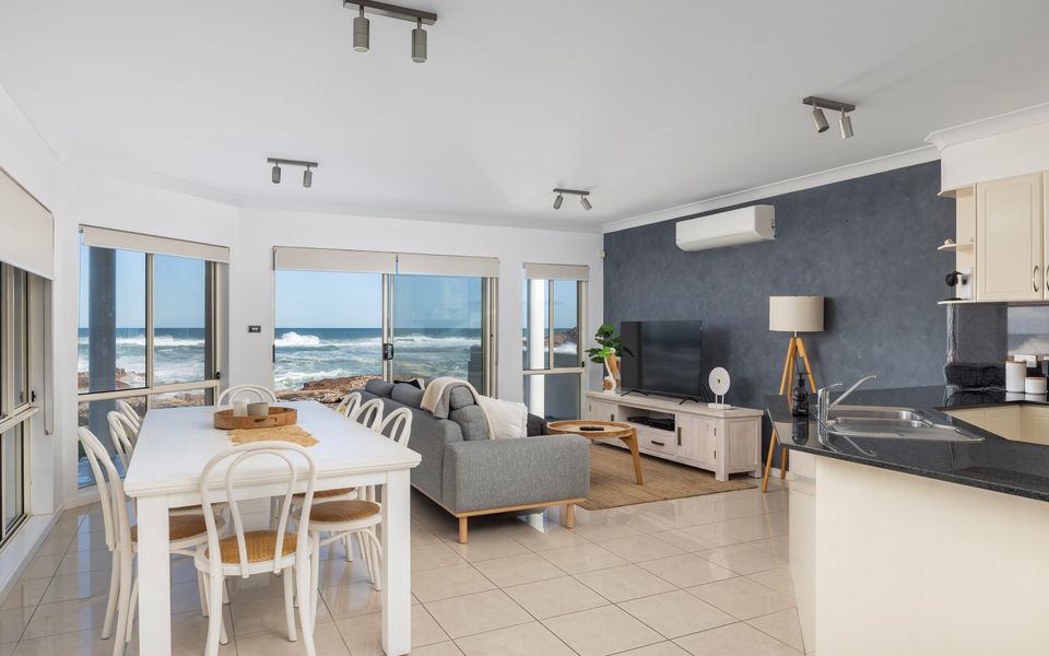 Hear the waves watch the whales Anna Bay