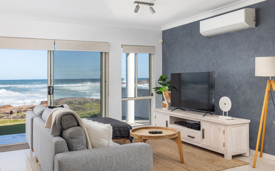 Hear the waves watch the whales Anna Bay