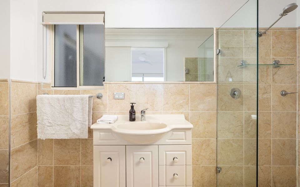 Hear the waves watch the whales Anna Bay