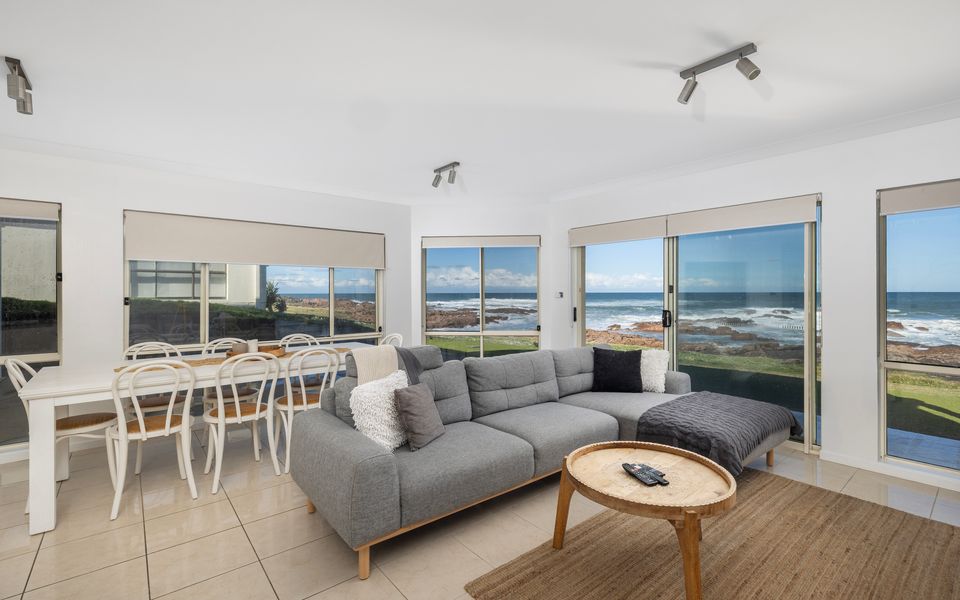 Hear the waves watch the whales Anna Bay