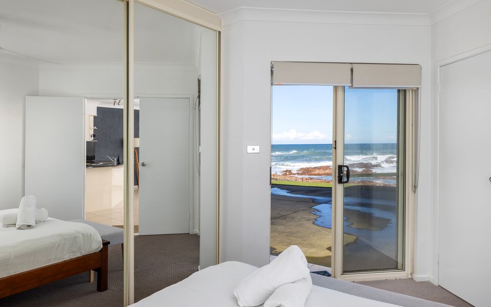 Hear the waves watch the whales Anna Bay