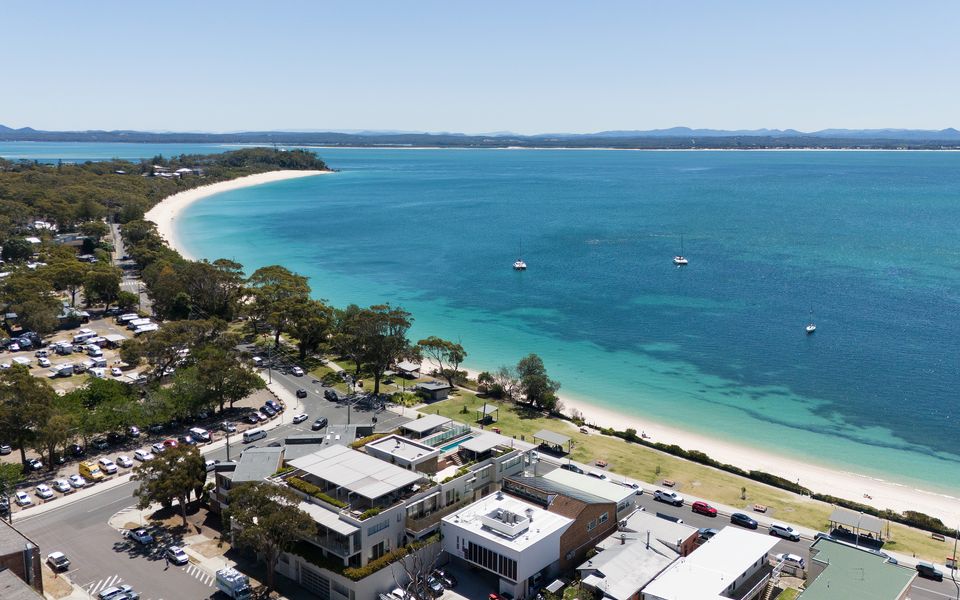 Aura 3 Spectacular Beachside Views