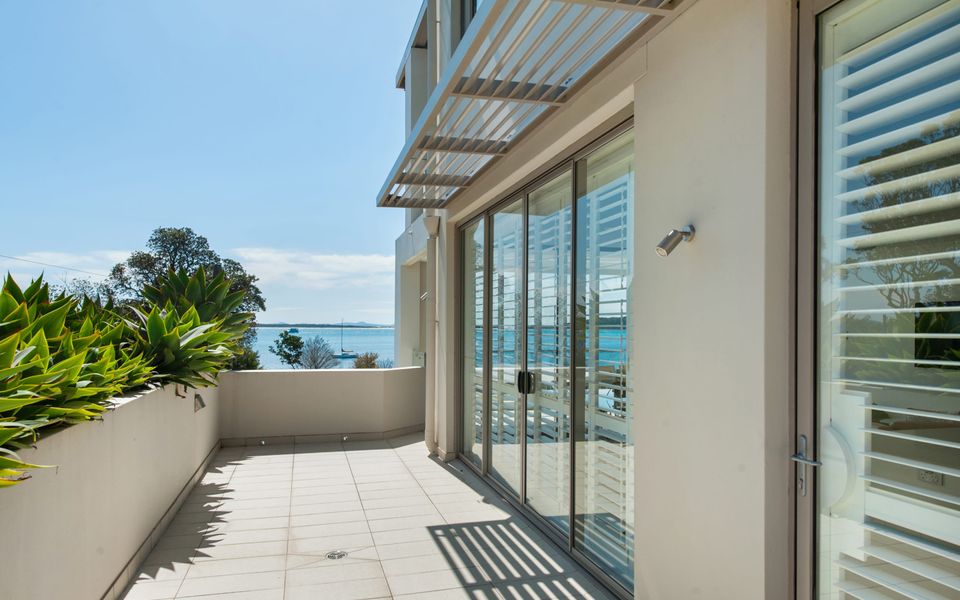 Aura 3 Spectacular Beachside Views