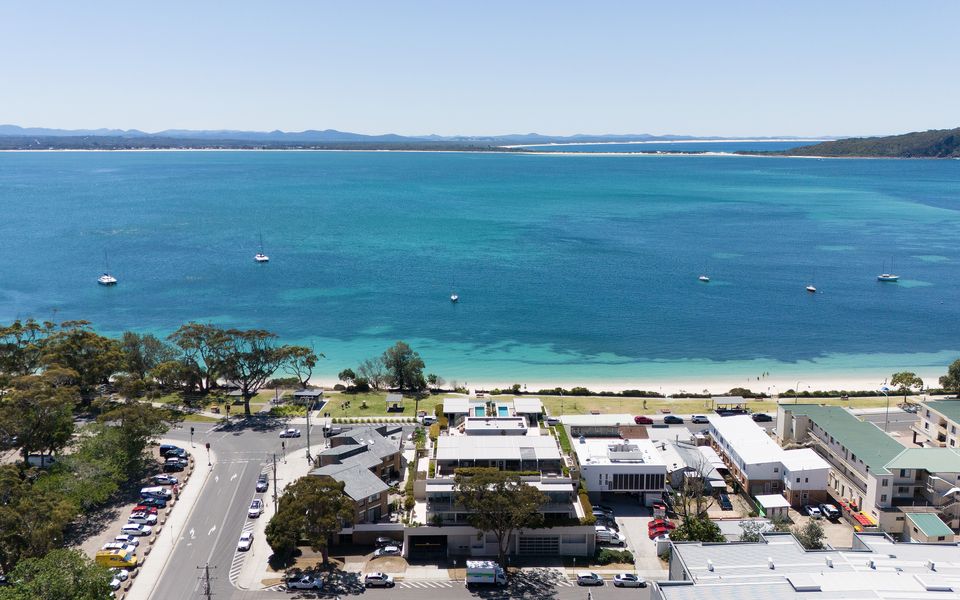 Aura 3 Spectacular Beachside Views