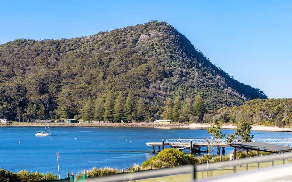 Aura 3 Spectacular Beachside Views