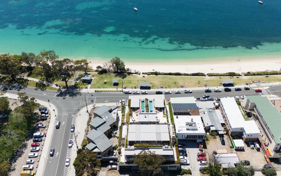 Aura 3 Spectacular Beachside Views