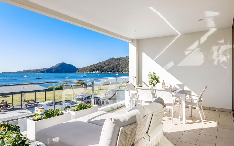 Aura 3 Spectacular Beachside Views