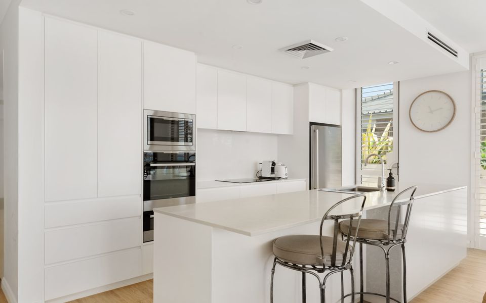 Aura 3 Spectacular Beachside Views