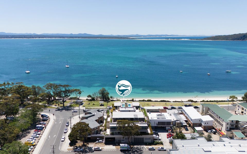 Aura 3 Spectacular Beachside Views