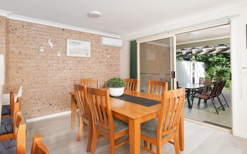 Bombora Walking Distance to Fingal Beach 1/12 Farm Rd, Fingal Bay