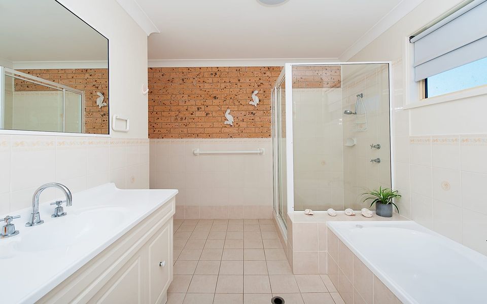 Bombora Walking Distance to Fingal Beach 1/12 Farm Rd, Fingal Bay