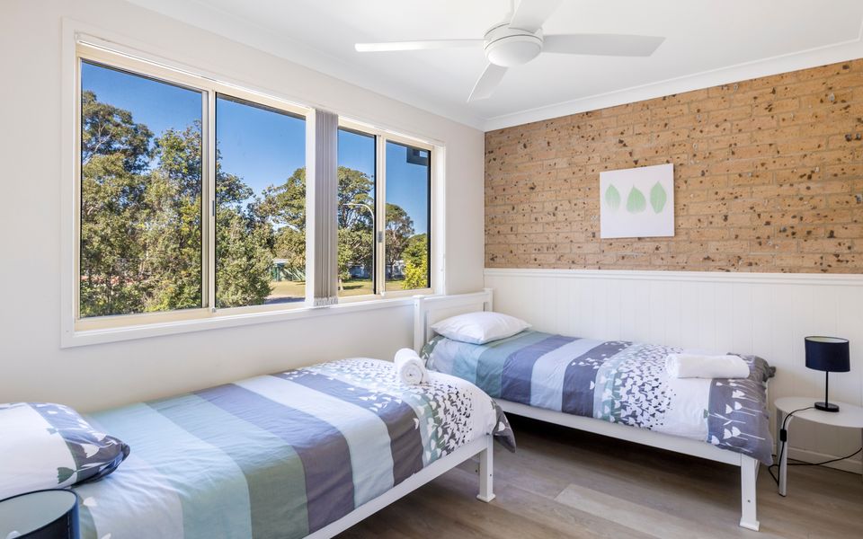 Bombora Walking Distance to Fingal Beach 1/12 Farm Rd, Fingal Bay