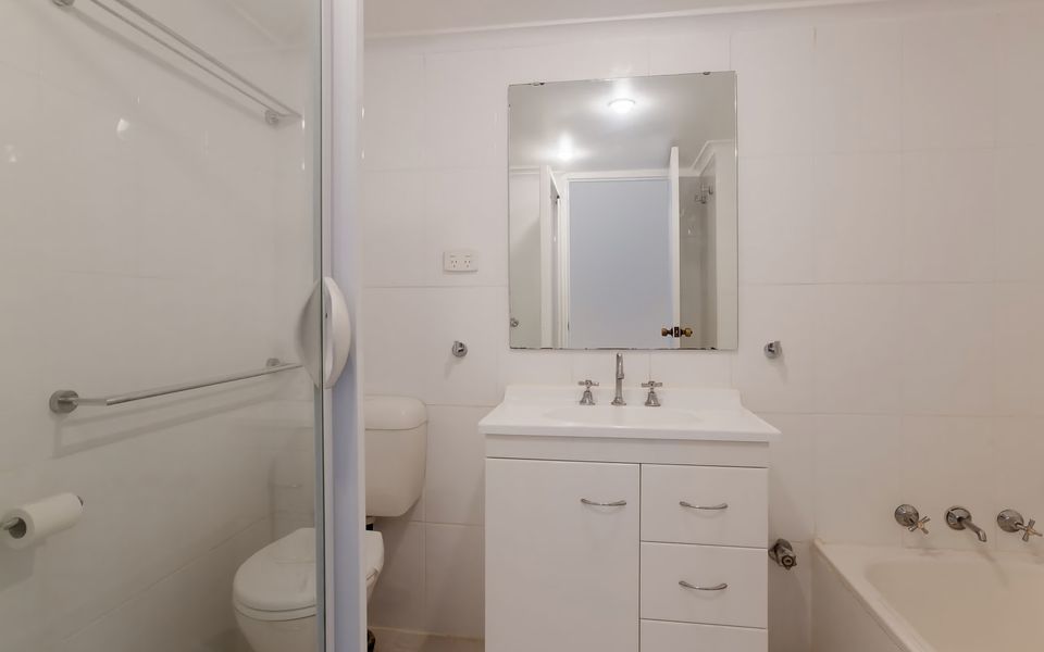 The Dunes Two bedroom apartment overlooking pool