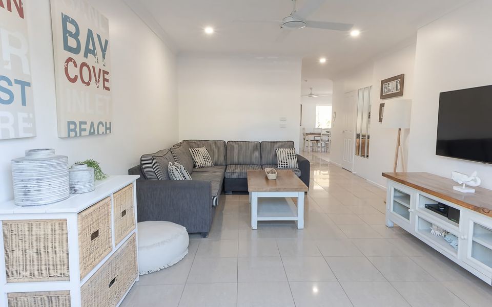 Martys Little Beach No 1 Two Story Apartment