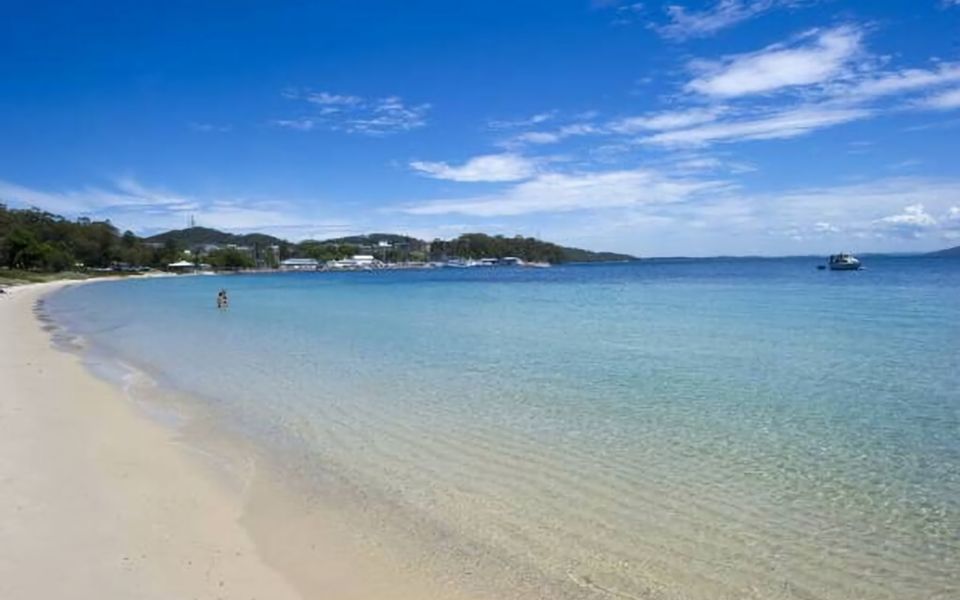 Kamillaroi Walk to restaurants cafes and beach