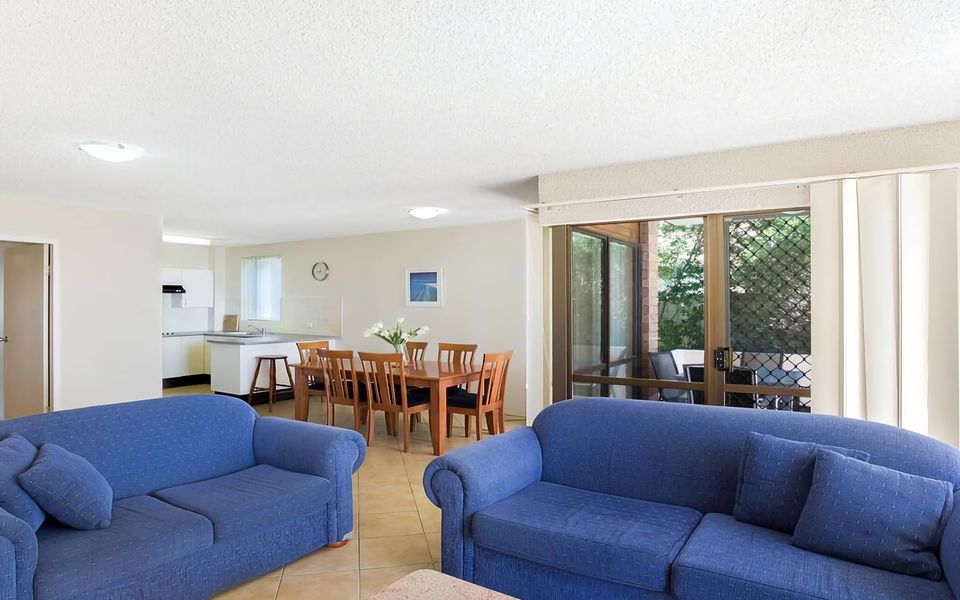 Kamillaroi Walk to restaurants cafes and beach