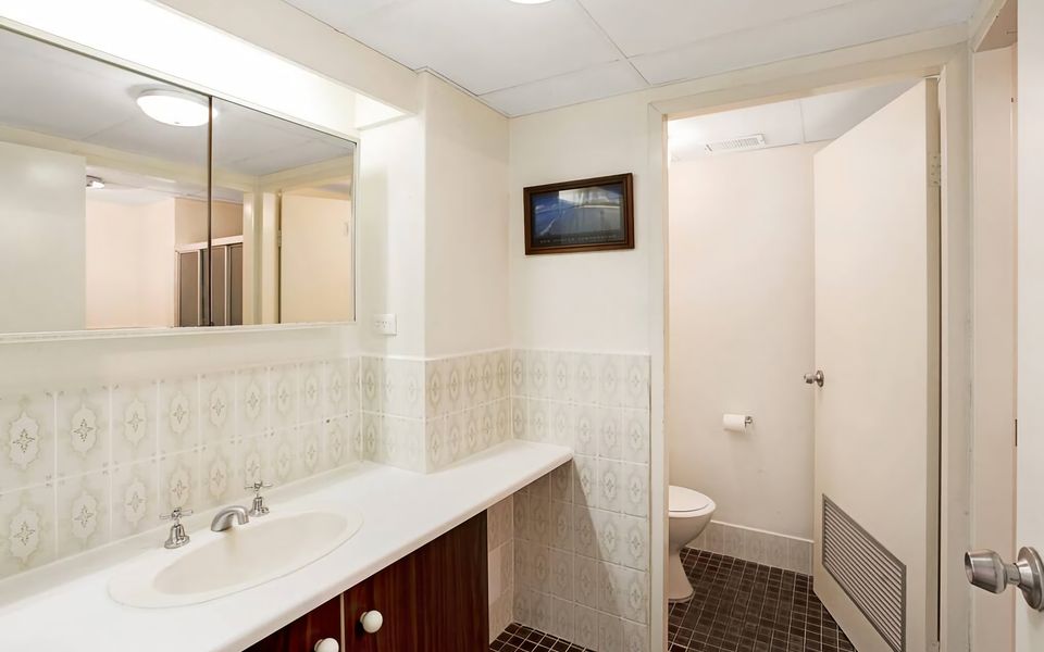 Kamillaroi Walk to restaurants cafes and beach