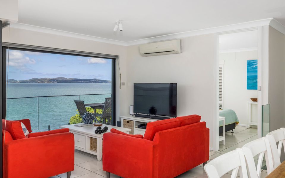 Lanimer Spectacular Waterfront