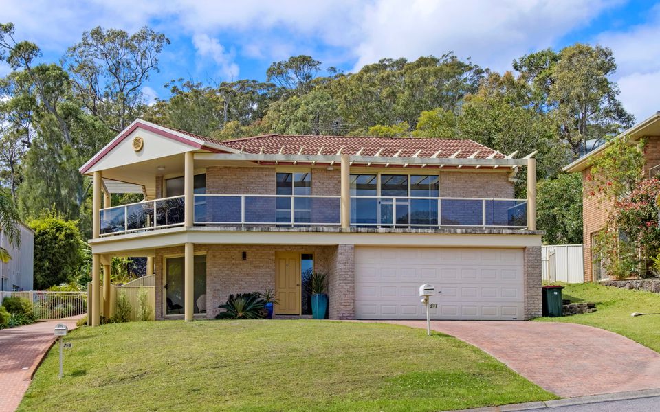 Pet friendly – Views- Meters to the Beach & Anchorage Port Stephens
