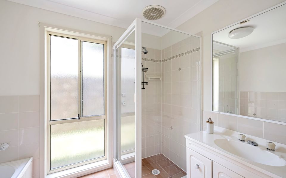 Pet friendly – Views- Meters to the Beach & Anchorage Port Stephens