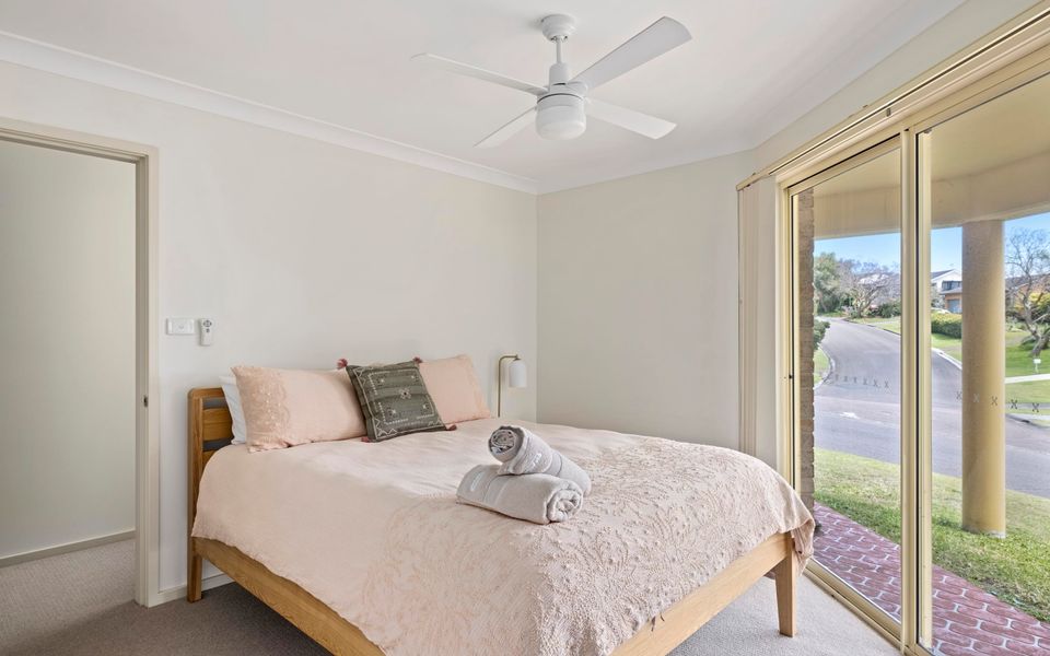 Pet friendly – Views- Meters to the Beach & Anchorage Port Stephens