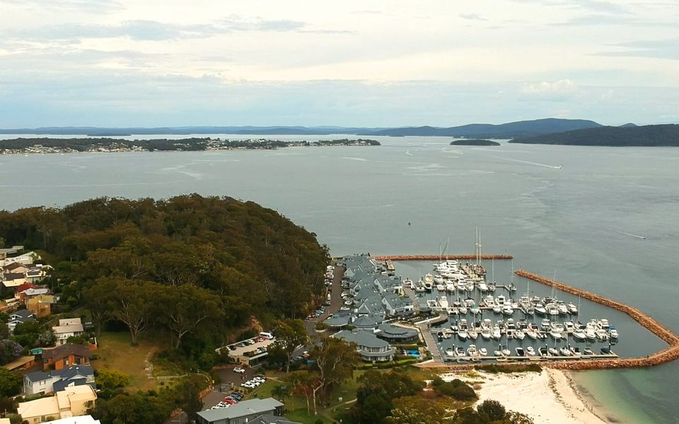 Pet friendly – Views- Meters to the Beach & Anchorage Port Stephens